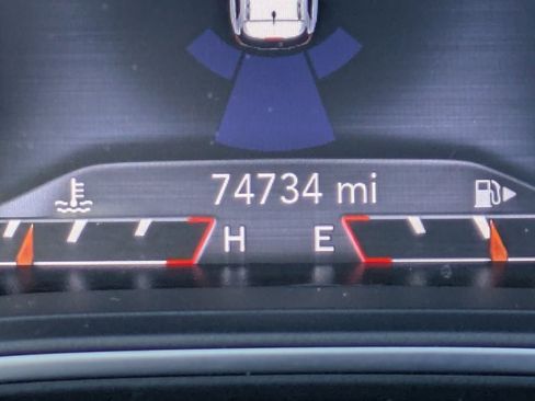 Used 2019 Jeep Cherokee Limited image 25