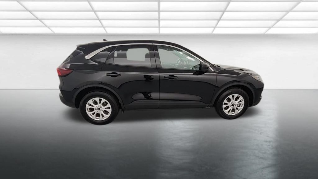 Used 2023 Ford Escape Active w/ Tech Pack #2 AWD/4WD image 8