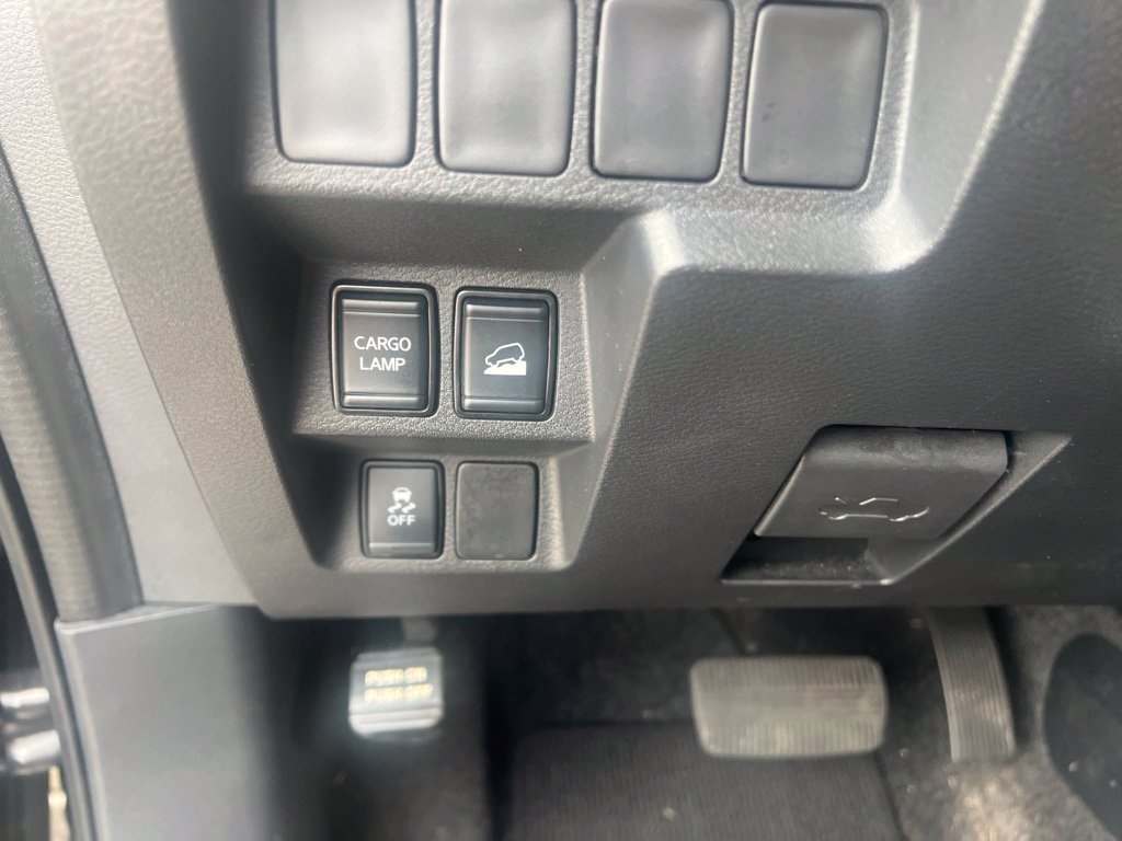 Used 2022 Nissan Frontier SV AWD/4WD image 11
