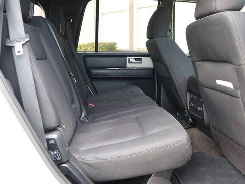Used 2015 Ford Expedition XLT AWD/4WD image 32