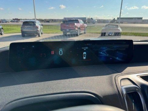 Used 2025 Ford Expedition Platinum w/ Driver's Package AWD/4WD image 20