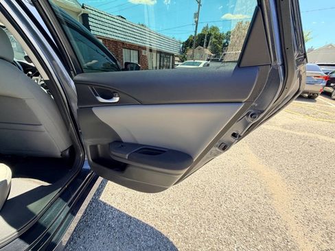Used 2019 Honda Civic EX image 49