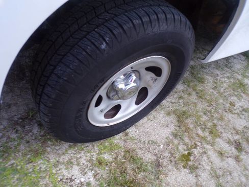 Used 2000 Ford F150 XL 2dr Standard Cab LB RWD image 13