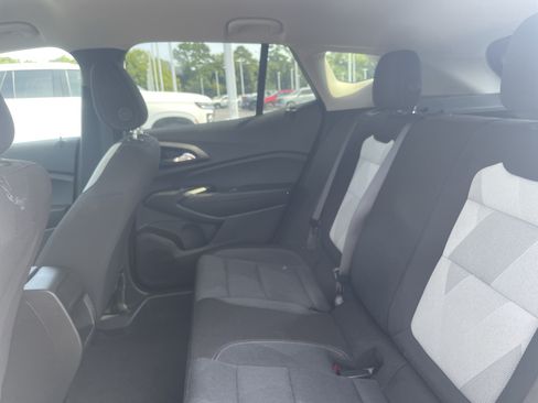 Used 2024 Chevrolet Trax LS FWD image 30