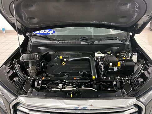 Used 2024 GMC Terrain SLT image 31