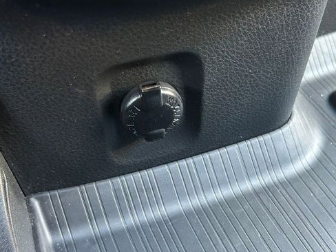 Certified 2023 Toyota Sienna Platinum image 31