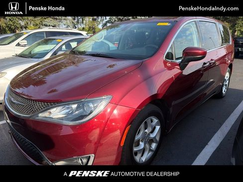 Used 2017 Chrysler Pacifica Touring Plus w/ Tire & Wheel Group FWD image 1