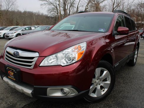 Used 2011 Subaru Outback 3.6R Limited image 1