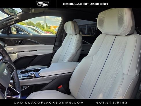 Certified 2024 Cadillac Lyriq Luxury AWD/4WD image 8