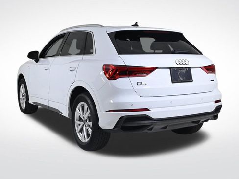 Used 2025 Audi Q3 2.0T Premium w/ Convenience Package image 3