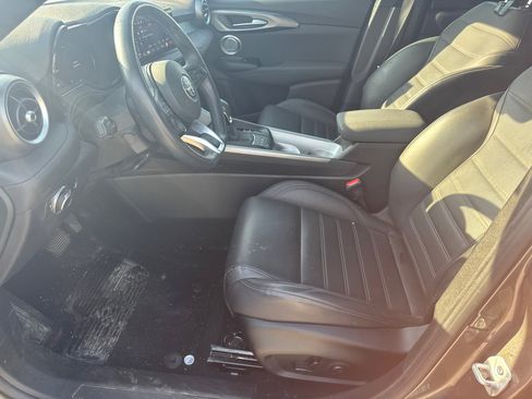 Used 2024 Alfa Romeo Tonale Ti image 9