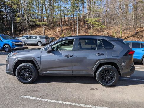 Used 2021 Toyota RAV4 XLE image 2