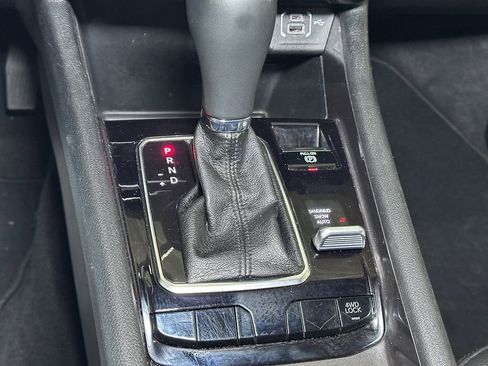 Used 2024 Jeep Compass Latitude image 40