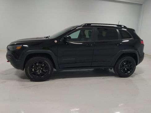 Used 2022 Jeep Cherokee Trailhawk w/ Premium Leather Package AWD/4WD image 2