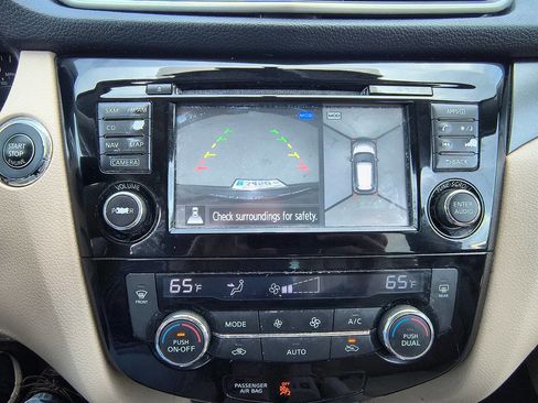 Used 2015 Nissan Rogue SV w/ SV Premium Package AWD/4WD image 13