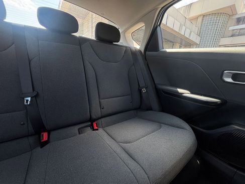Used 2025 Kia K4 FWD image 37