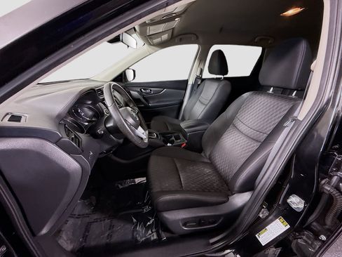Used 2020 Nissan Rogue SV FWD image 22