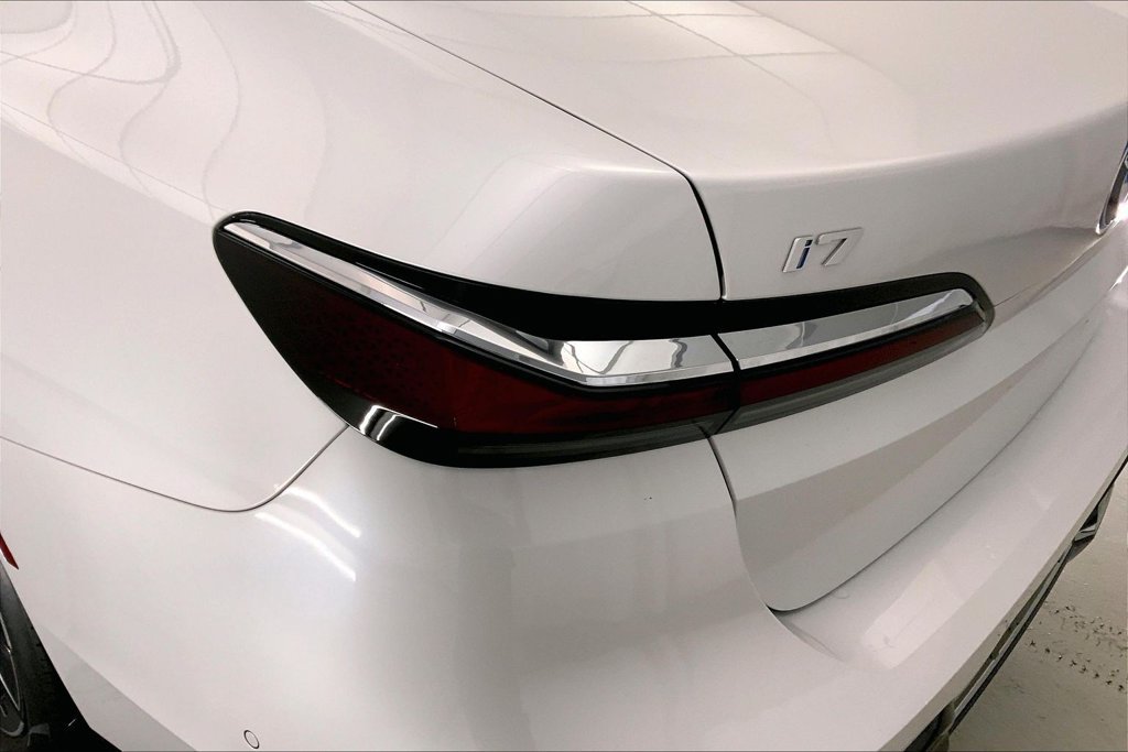 Certified 2023 BMW i7 xDrive60 AWD/4WD image 27