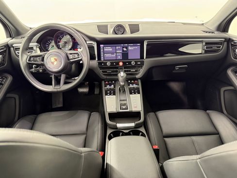 New 2025 Porsche Macan image 18
