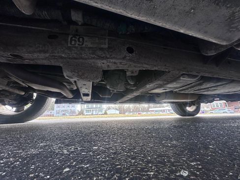 Used 2014 Chevrolet Suburban LTZ image 23