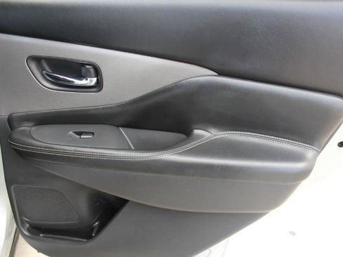 Used 2021 Nissan Murano SV FWD image 16