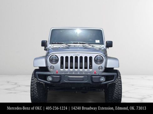 Used 2015 Jeep Wrangler Unlimited Rubicon AWD/4WD image 2