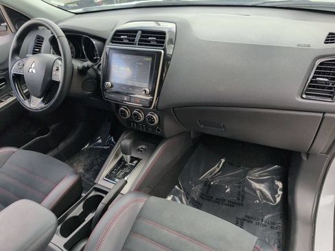 Used 2025 Mitsubishi Outlander Sport SE AWD/4WD image 31
