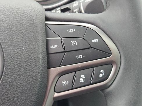 Used 2022 Jeep Cherokee Limited w/ Elite Package image 35