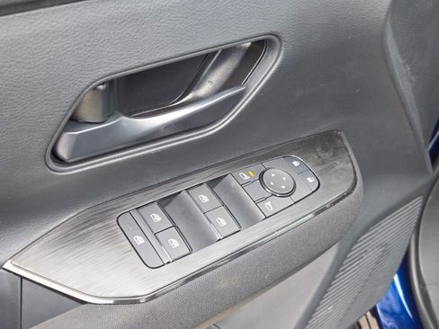 New 2026 Nissan Kicks S image 17