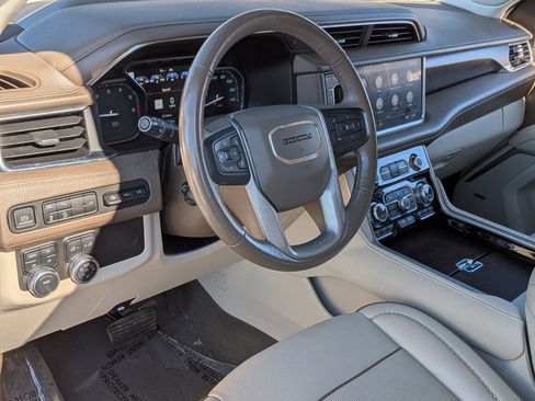 Used 2021 GMC Yukon XL Denali image 17