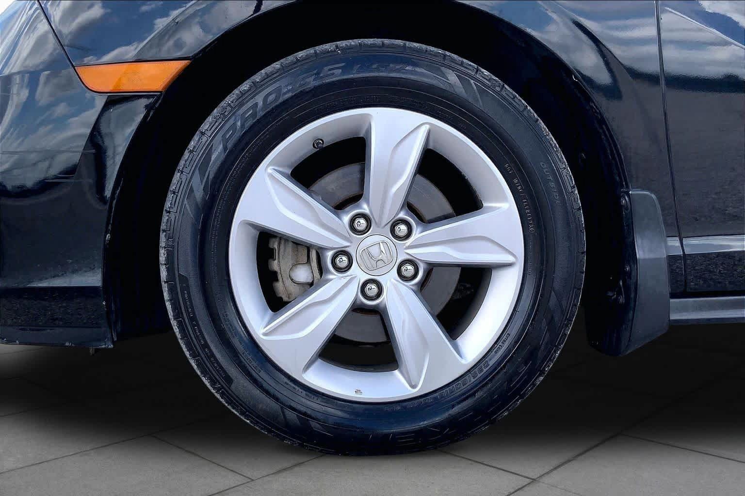 Used 2018 Honda Odyssey EX-L image 11
