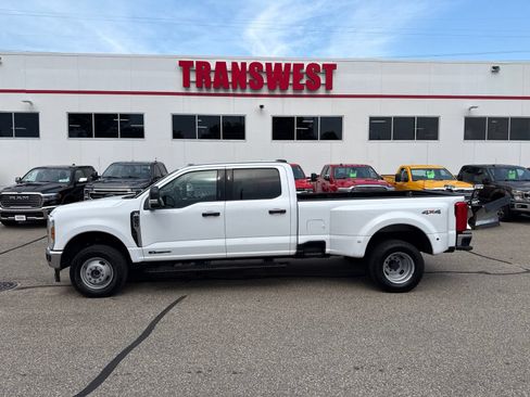 Used 2024 Ford F350 XLT AWD/4WD image 2