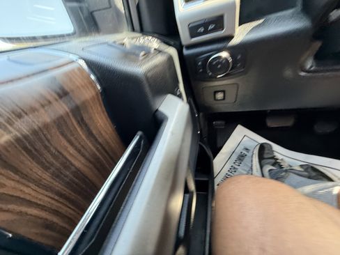 Used 2015 Ford F150 Lariat image 27