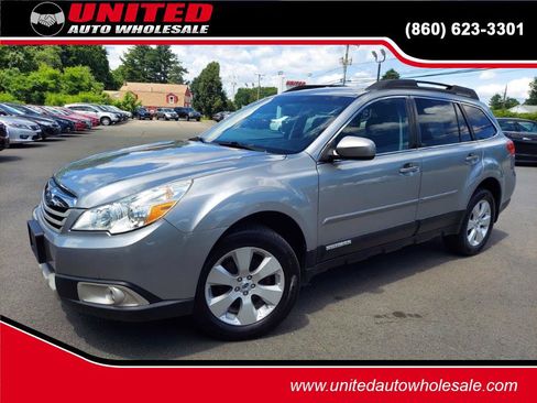 Used 2011 Subaru Outback 2.5i Limited w/ PWR Moonroof Pkg AWD/4WD image 1