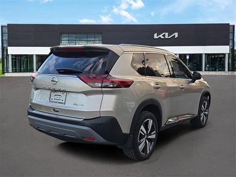 Used 2021 Nissan Rogue SL image 4