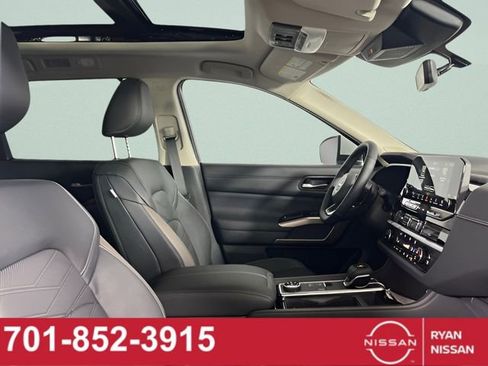 New 2025 Nissan Pathfinder Platinum w/ Cargo Package image 38