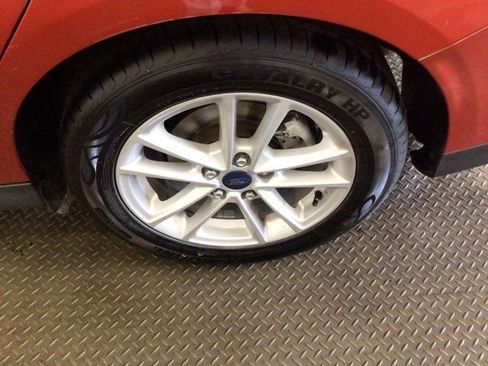 Used 2018 Ford Focus SE image 25