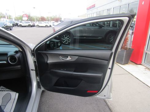 Used 2019 Kia Forte LXS image 14