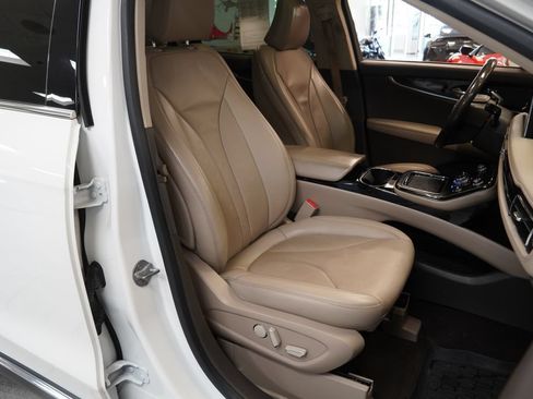 Used 2022 Lincoln Nautilus Reserve AWD/4WD image 27