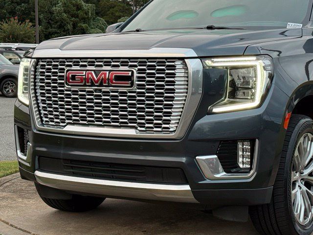 Used 2021 GMC Yukon XL Denali w/ Denali Premium Package AWD/4WD image 10