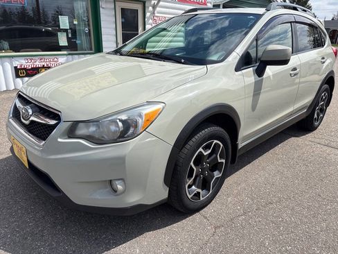 Used 2013 Subaru Crosstrek 2.0i Limited AWD/4WD image 2