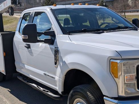 Used 2017 Ford F350 XL w/ Power Equipment Group AWD/4WD image 15