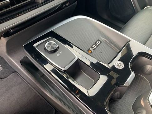 Used 2025 Buick Enclave Sport Touring image 27