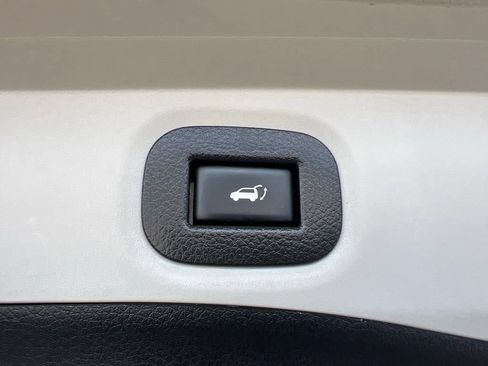 Used 2020 Nissan Rogue SL w/ Premium Package AWD/4WD image 14