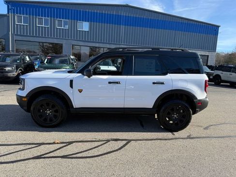 Used 2025 Ford Bronco Sport Badlands image 2