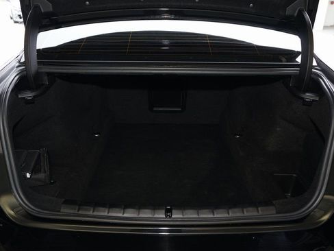 Used 2024 BMW 760i xDrive w/ Premium Package 2 image 31