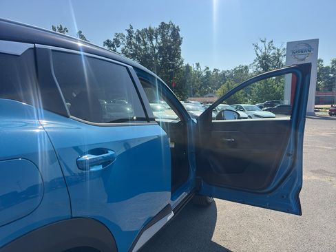 New 2026 Nissan Kicks SR FWD image 21