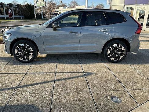 New 2026 Volvo XC60 T8 Plus w/ Protection Package Premier AWD/4WD image 11