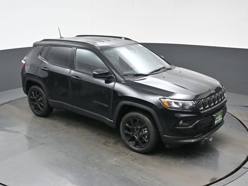 New 2026 Jeep Compass Latitude AWD/4WD image 27