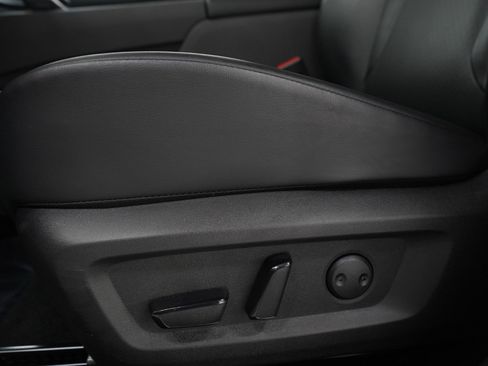 Used 2024 Nissan Rogue SV w/ SV Premium Package image 26